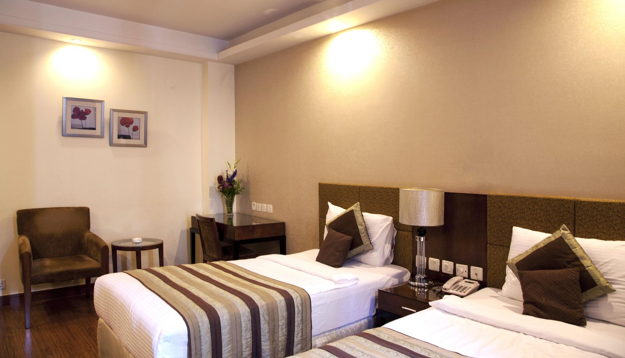 Alpina Hotels & Suites Ню Делхи Екстериор снимка