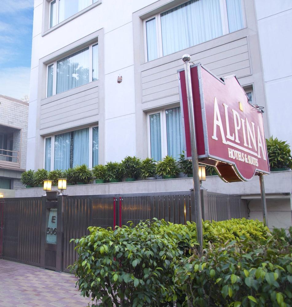 Alpina Hotels & Suites Ню Делхи Екстериор снимка