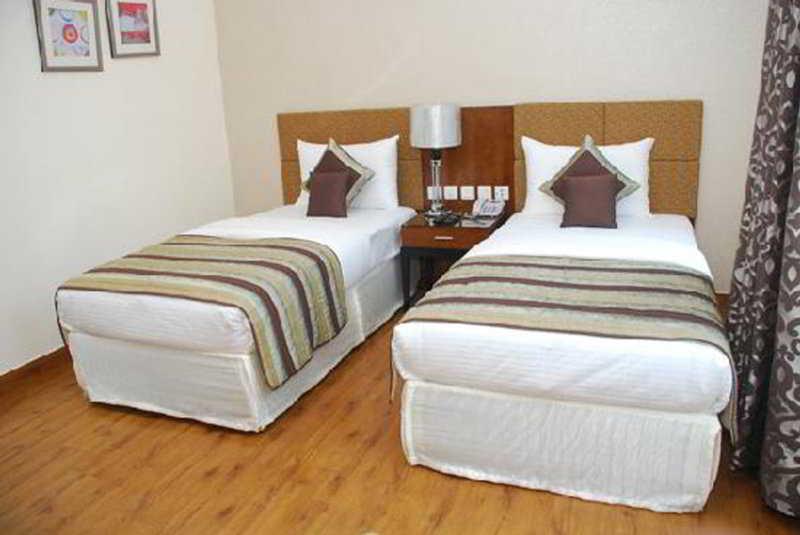 Alpina Hotels & Suites Ню Делхи Екстериор снимка
